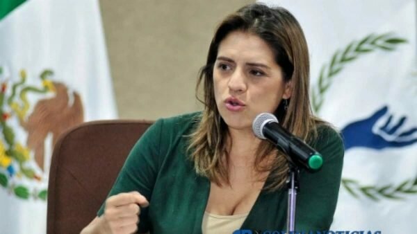 Denuncia Eunice Rendón amenazas de John Ackerman