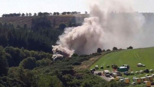 Así fue el descarrilamiento de un tren en Escocia; hay 3 muertos (VIDEOS)