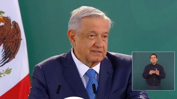 López Obrador no terminó de leer completa la denuncia “para no tener pesadillas”
