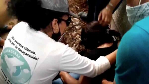VIDEO- Madre encuentra restos de su hijo tras meses de búsqueda: “¡Quiero verlo!”