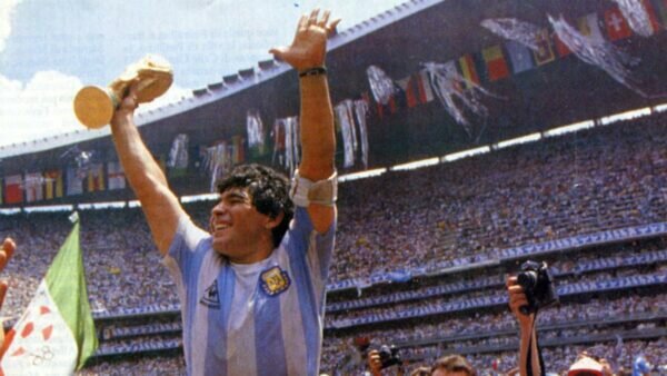 ¡Adiós a un grande! Muere Maradona a los 60 años por paro cardiorrespiratorio