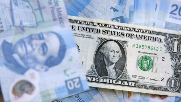 Vacunas contra Covid-19 impulsan al peso que rompe la barrera de las 20 unidades por dólar