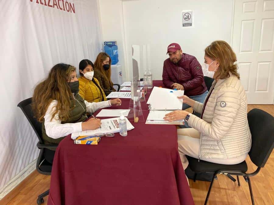 Morena dio a conocer que abrió el registro para los aspirantes a la gubernatura por San Luis Potosí, entre ellos se encuentra una exescolta de AMLO y una exsecretaria del PRI.