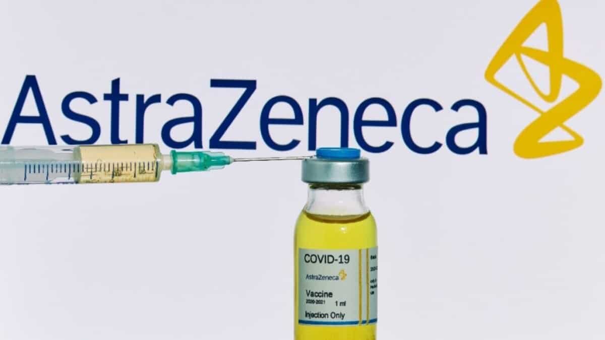 Luego de que el Comité de Vacunas de Alemania advirtiera que la vacuna de AstraZeneca no es recomendada para ser administrada a personas mayores de 65 años, este jueves el director general de Epidemiología, José Luis Alomía, afirmó que de confirmarse esta información, se harían modificaciones en la Plan Nacional de Vacunación. 