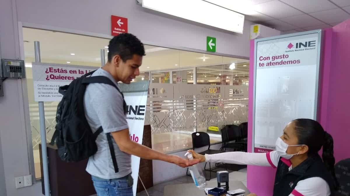 El INE precisó además los tiempos para solicitar la credencial para votar por primera vez, así como para reponerla en caso de extravió o robo.