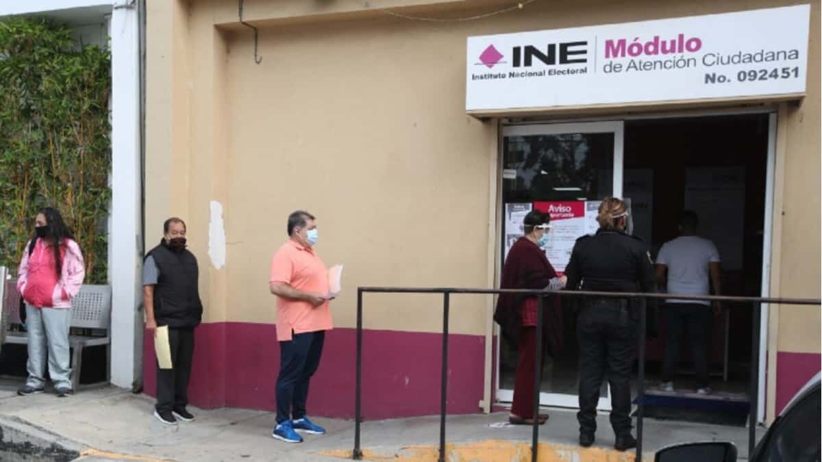 El INE precisó además los tiempos para solicitar la credencial para votar por primera vez, así como para reponerla en caso de extravió o robo.