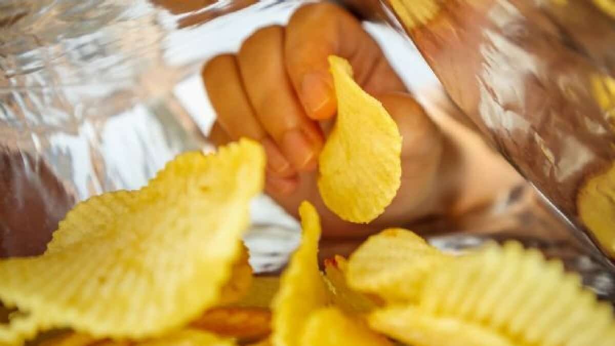 La Profeco reveló las marcas de papas fritas que son muy dañinas para la salud, las cuales contienen una alta cantidad de grasas saturadas y sodio.