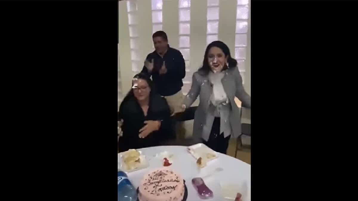 La Secretaría de Salud de Hidalgo cesó de su cargo a su subsecretaria de Prestaciones de Servicios, Thalía Aguilar Rodríguez, debido a que celebró su cumpleaños