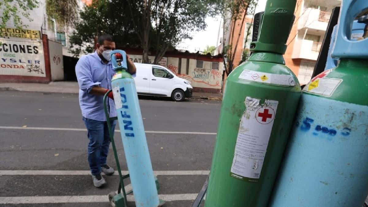 El crimen organizado aprovecha la escasez que se vive de tanques de oxígeno para fomentar el mercado negro de este producto.
