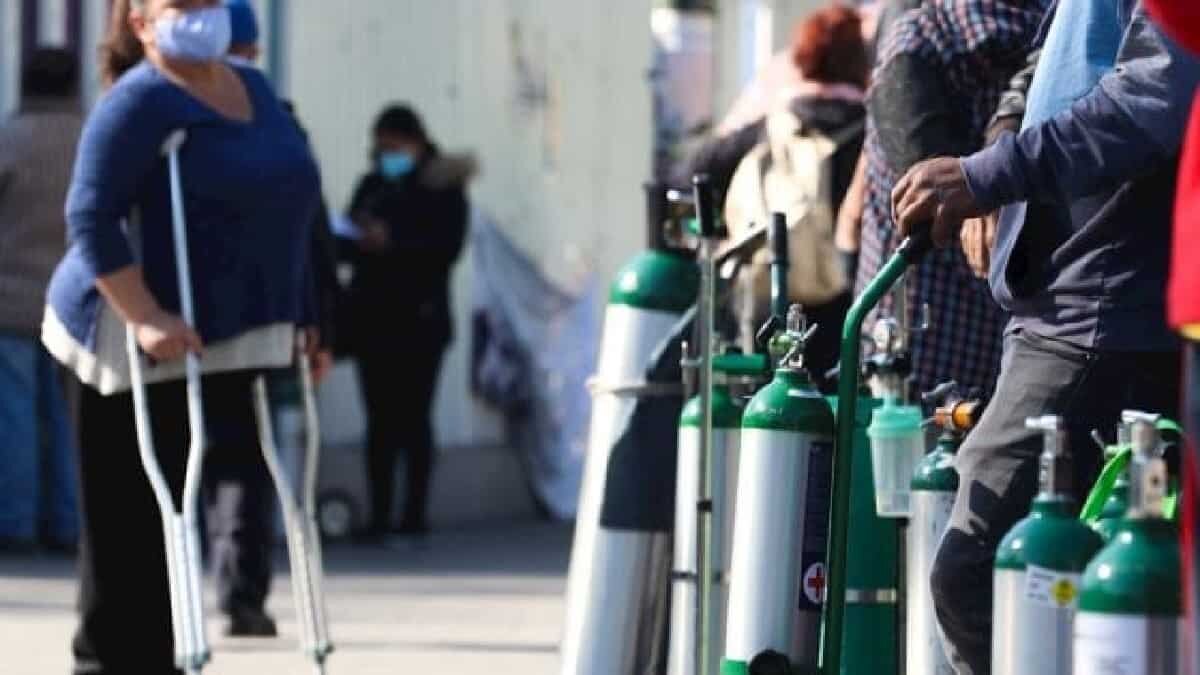 El crimen organizado aprovecha la escasez que se vive de tanques de oxígeno para fomentar el mercado negro de este producto.