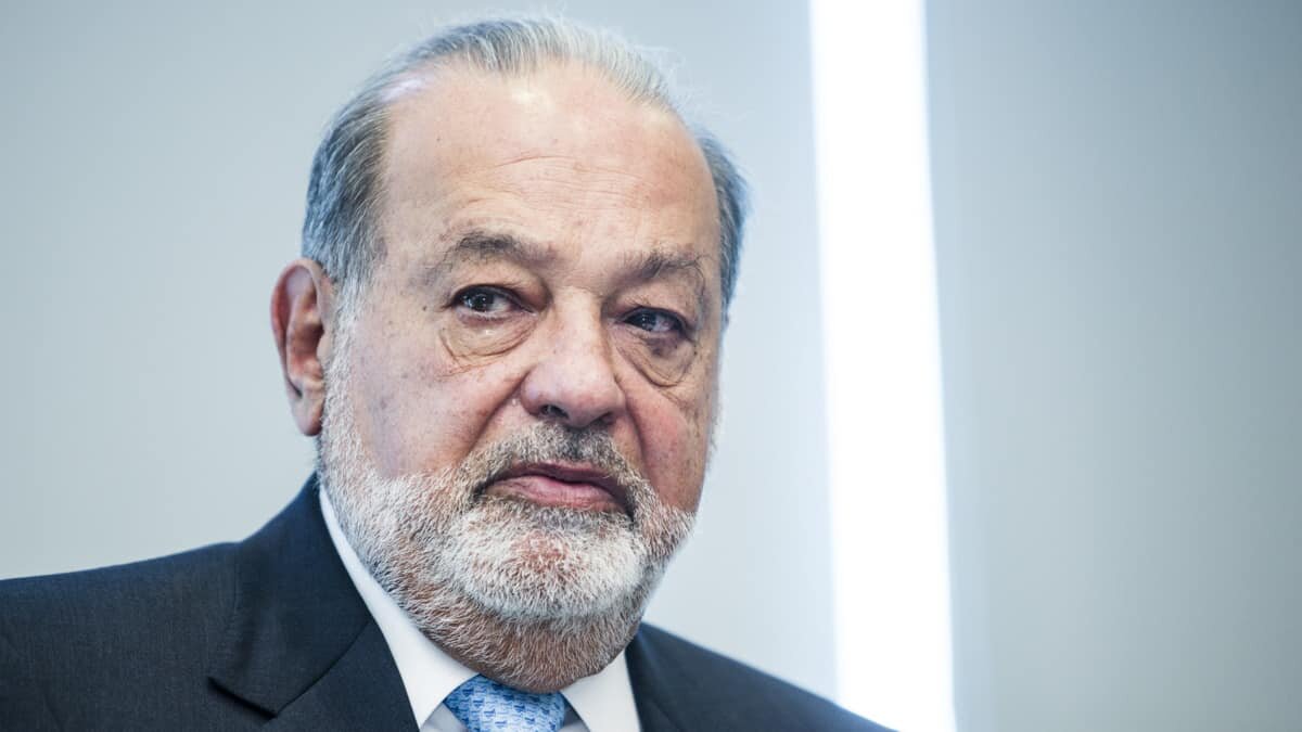 Reportan estable a Carlos Slim tras ser hospitalizado por Covid-19