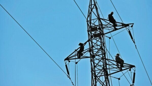 ¿En qué consiste la reforma propuesta por AMLO para el sector eléctrico?