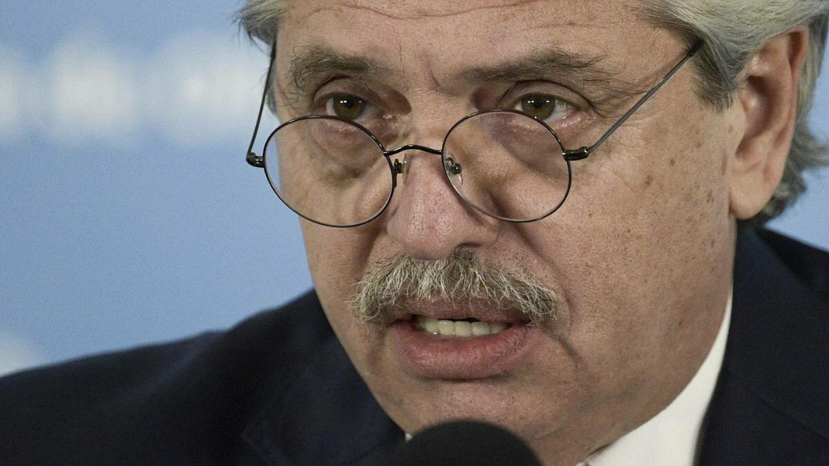 Propone presidente de Argentina que empresas cedan los derechos de vacunas contra Covid-19