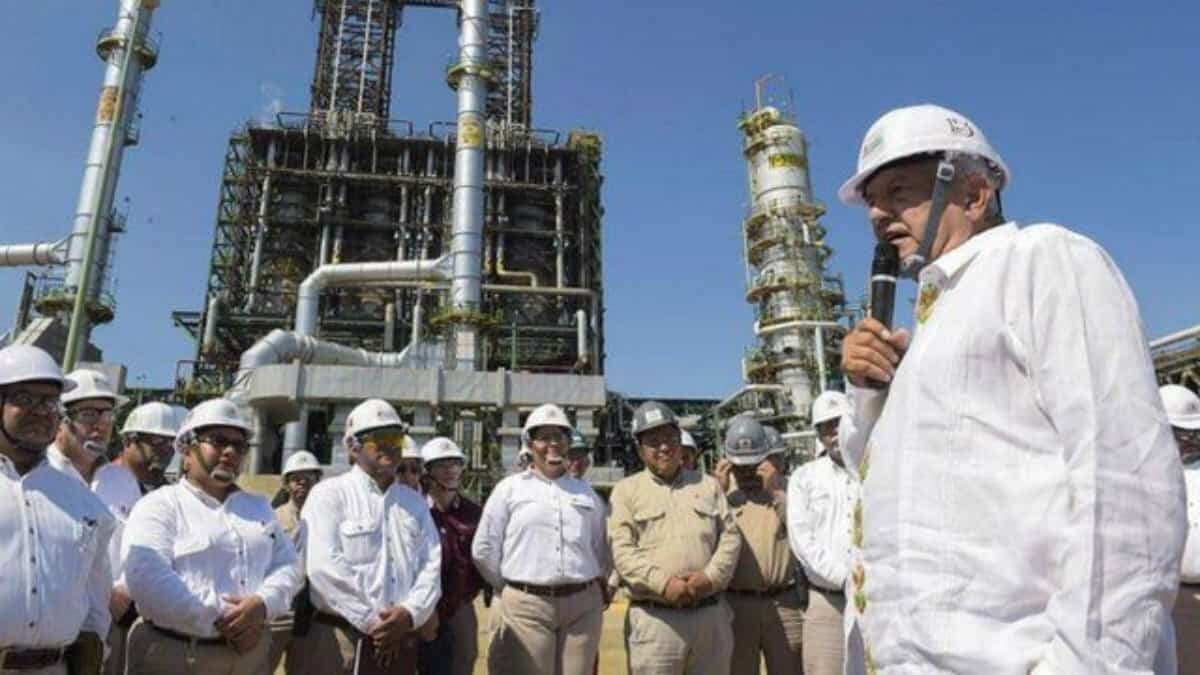El fundador de Microsoft, Bill Gates, aconsejó al presidente, Andrés Manuel López Obrador que concentrarse más en la educación, que en el petróleo.