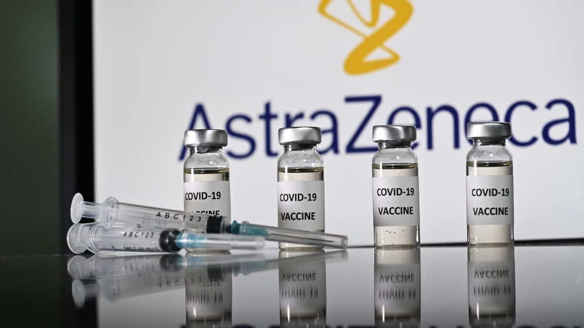 La Comisión Federal para la Protección contra Riesgos Sanitarios (Cofepris) advirtió a la población sobre la comercialización ilegal a través de redes sociales de la vacuna contra el Covid-19, desarrollada por la farmacéutica AstraZeneca, ya que hasta la fecha no han firmado convenio con ninguna empresa para que sea la venta de sus dosis en nuestro país.