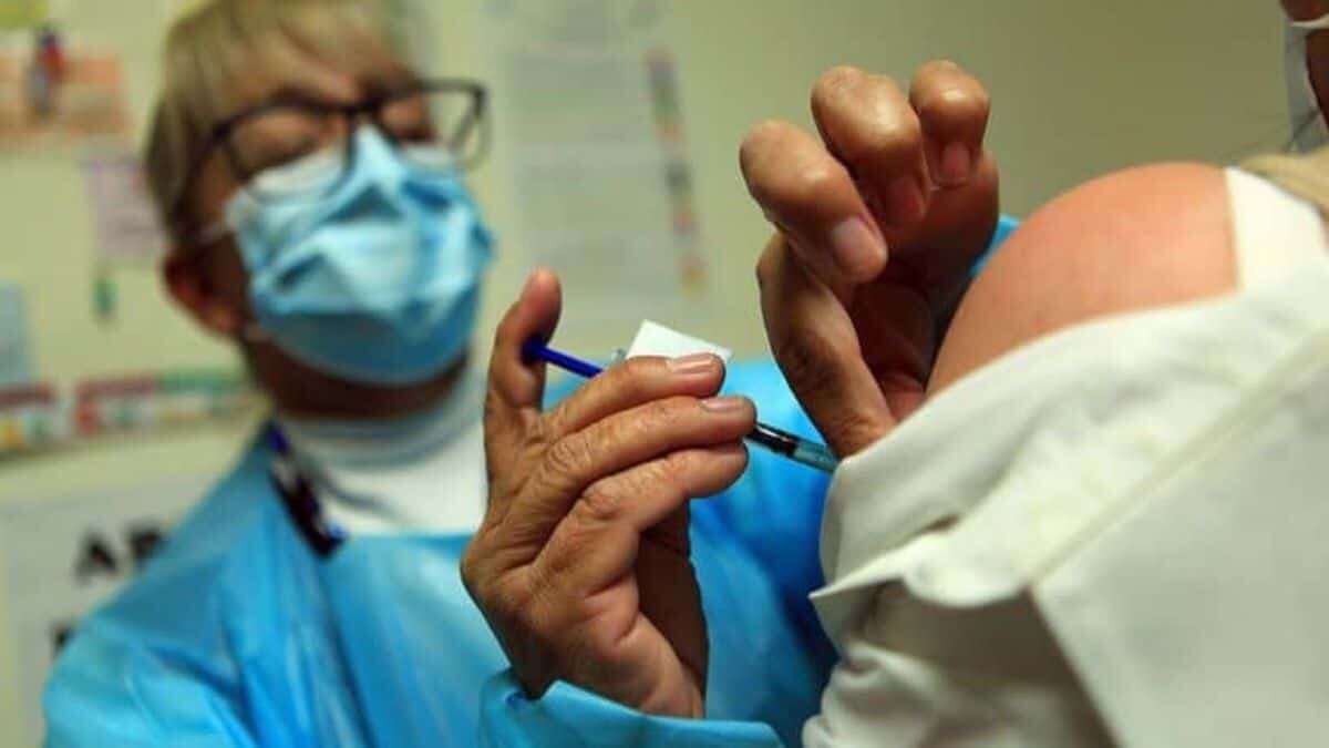 Vacuna Pfizer podría terminar con la pandemia