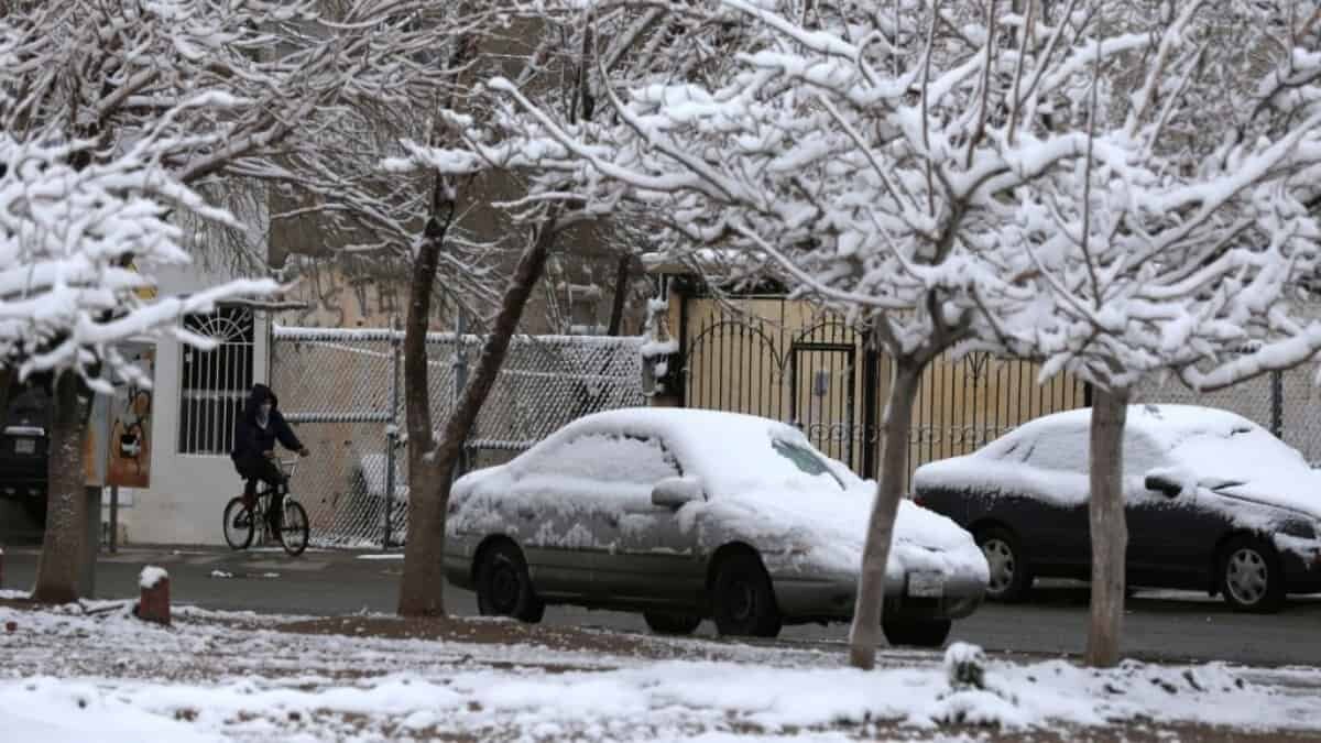 En la mañana de este lunes varios estados del norte del país reportaron un apagón masivo, por lo que la Comisión Federal de Electricidad (CFE) informó los avance hasta el momento en el restablecimiento de la energía eléctrica, que se presentó debido a las tormentas de nieve en Estados Unidos un corte de gas desde el país vecino.