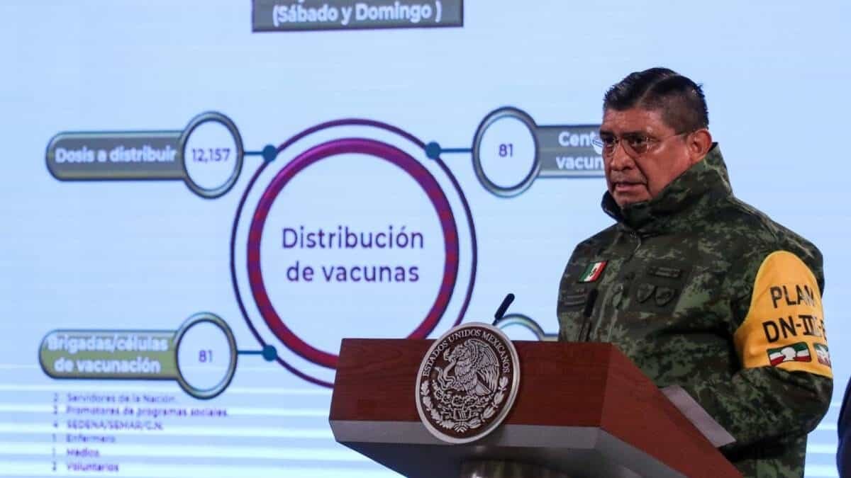 El general Luis Cresencio Sandoval, titular de la Secretaría de la Defensa Nacional (Sedena), informó este miércoles que dio positivo a Covid-19.