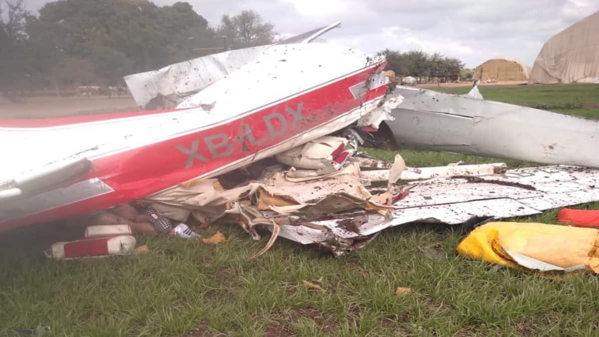 En la mañana de este jueves 11 de febrero, una avioneta se desplomó en el municipio de Navolato, Sinaloa, en la cual se confirmó que viajaba el nieto del narcotraficante Amado Carrillo Fuentes, alias "El Señor de los Cielos", junto con otras dos personas.