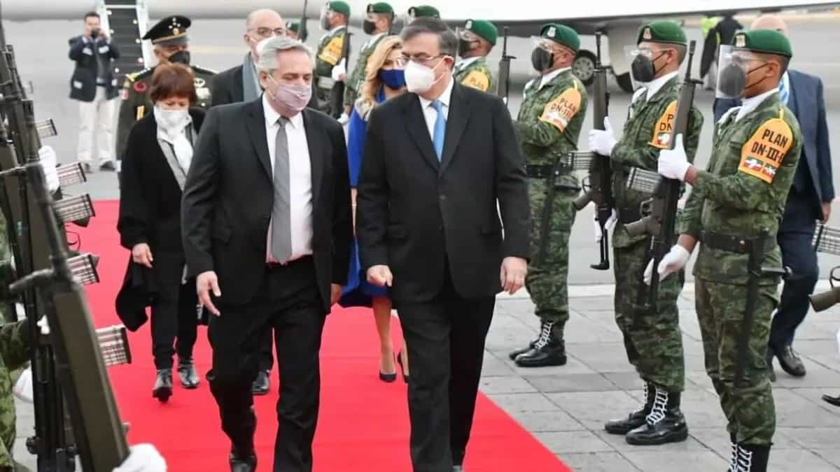 El mandatario argentino realiza una visita de tres días por México, en la que se prevé se reúna con AMLO, así como otros actores políticos mexicanos.