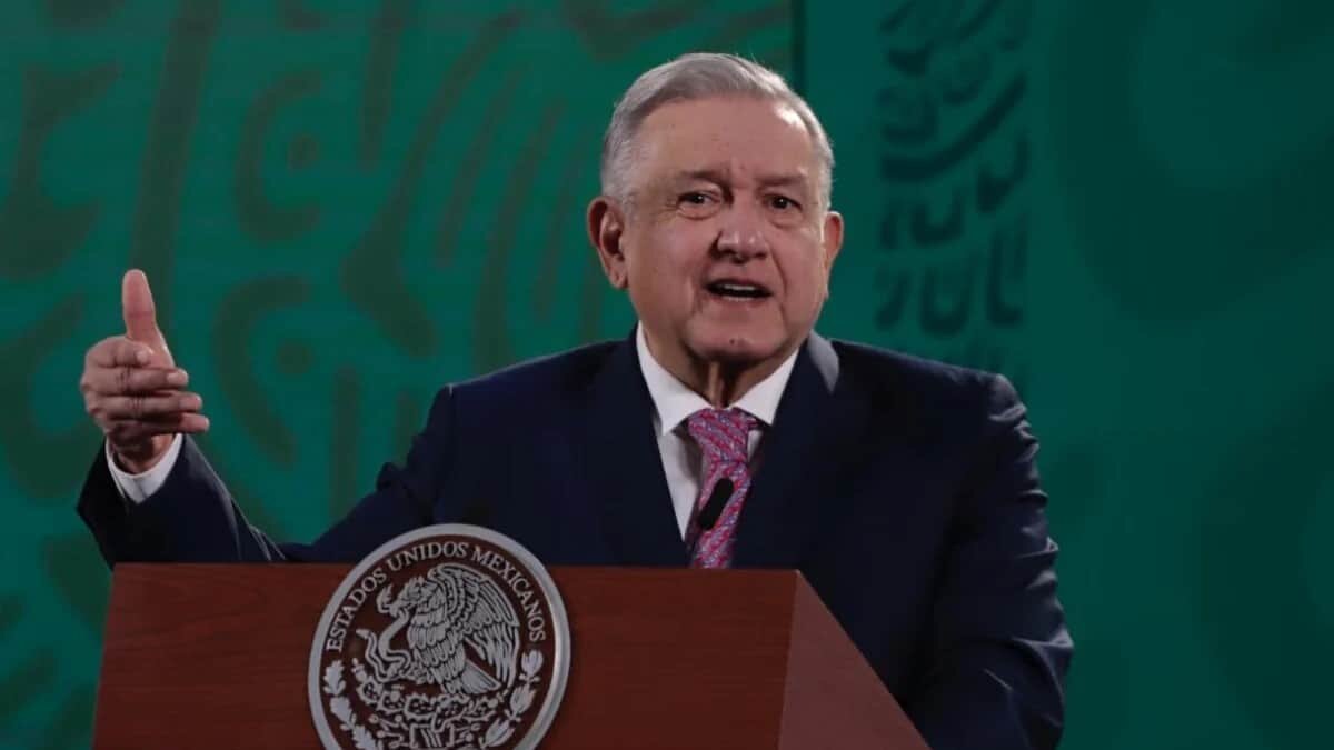 AMLO también crítico a aquellos mandatarios que ya se vacunaron, pues aseguró que esto es "una triquiñuela" para beneficiarse.