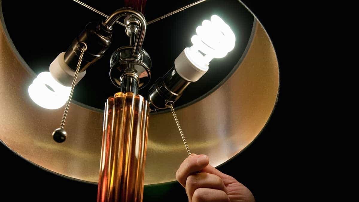 AMLO pidió a los mexicanos a que hagan un esfuerzo para bajar su consumo de electricidad a fin de mitigar la crisis que se vive en el sector.