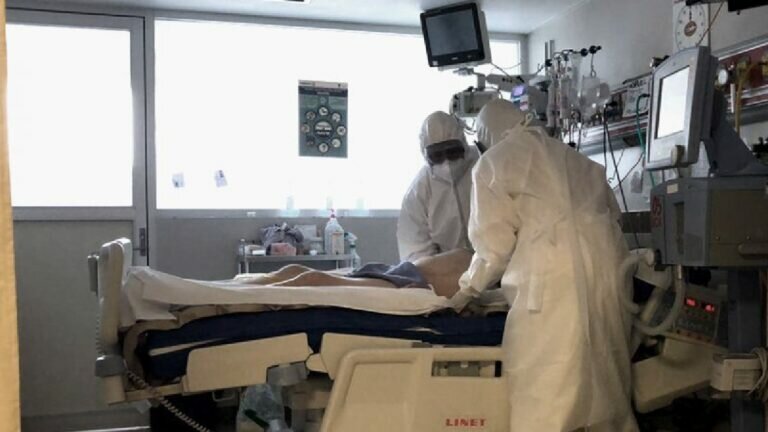 Para solventar los gastos emanados de la hospitalización de su madre por Covid-19, la familia organiza una rifa.