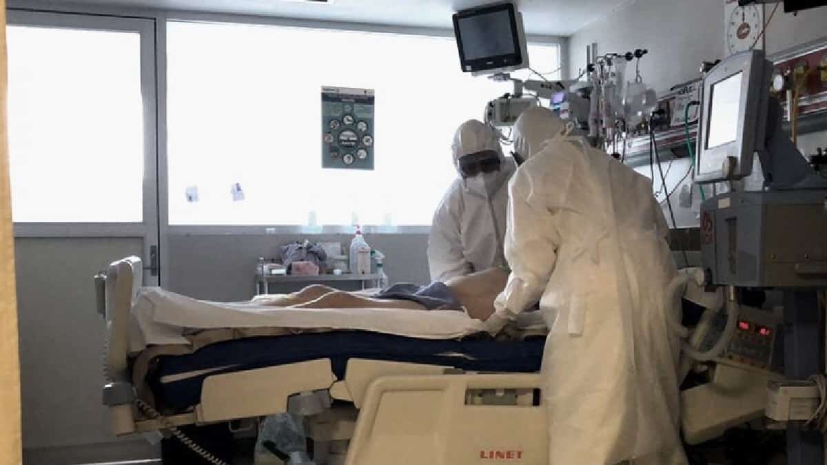 Debe 7 MDP por hospitalización de su mamá que murió por Covid-19