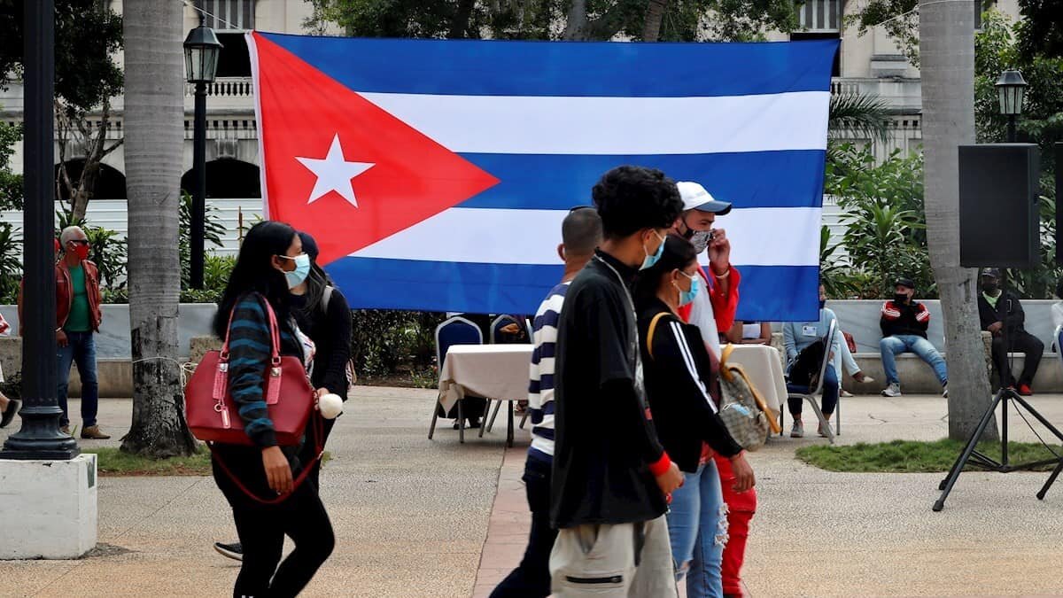 Cuba indicó que además del mexicano se reportaron 22 estadounidenses y tres panameños contagiados.