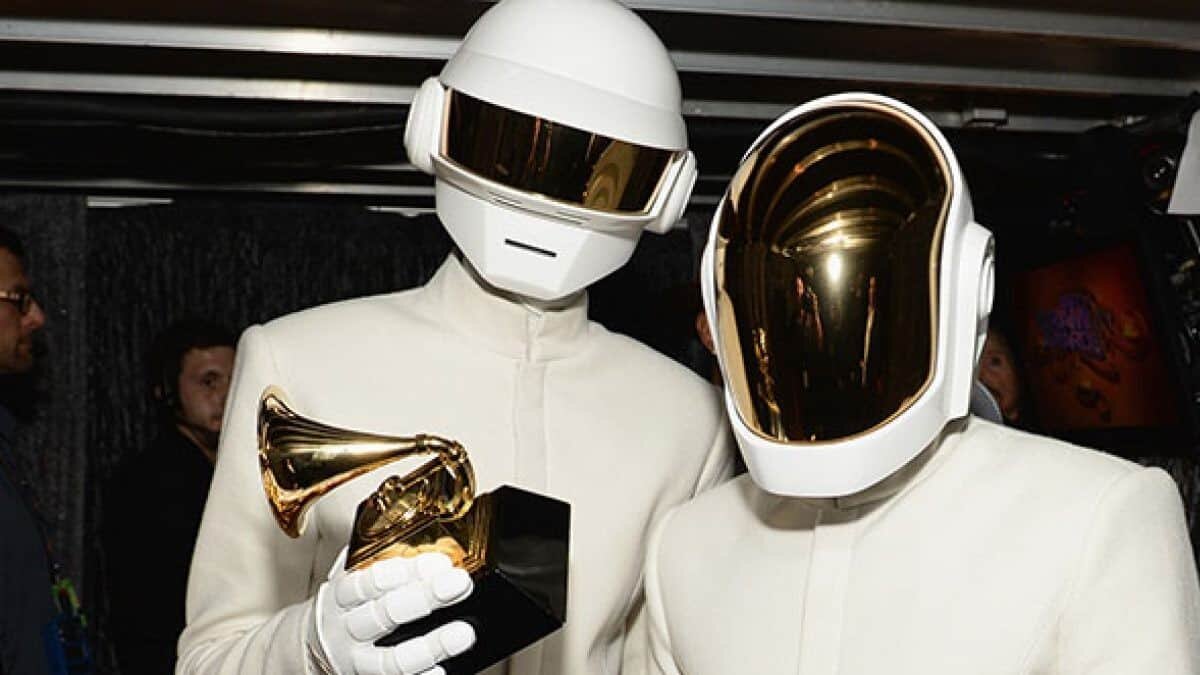 El dueto pone fin a una carrera de 28 años de carrera, en la cual consiguieron convertirse en uno de los íconos de la música electrónica.