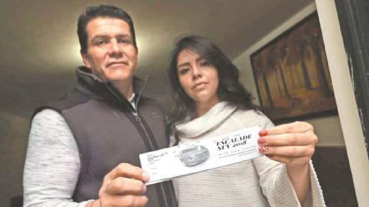 Para solventar los gastos emanados de la hospitalización de su madre por Covid-19, la familia organiza una rifa.