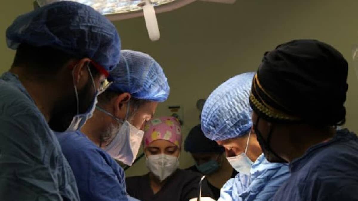 El hombre además de sus pulmones donó sus riñones y sus córneas con lo que benefició a cuatro pacientes más.