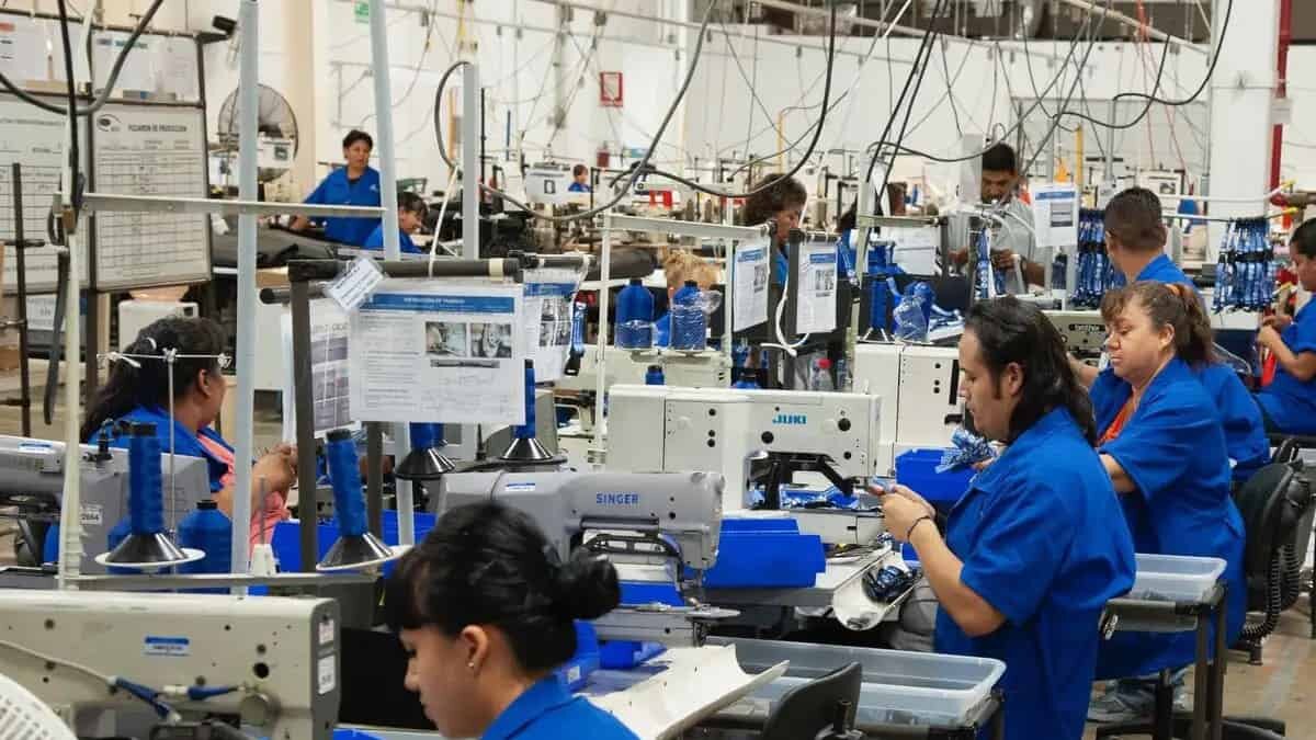 AMLO vaticinó este lunes que la economía mexicana tendrá un crecimiento aproximado de 5% este 2021.