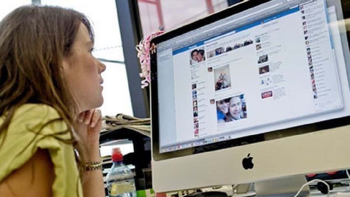 Monreal explicó en un video en que consiste la iniciativa de Morena para regular las redes sociales en México.