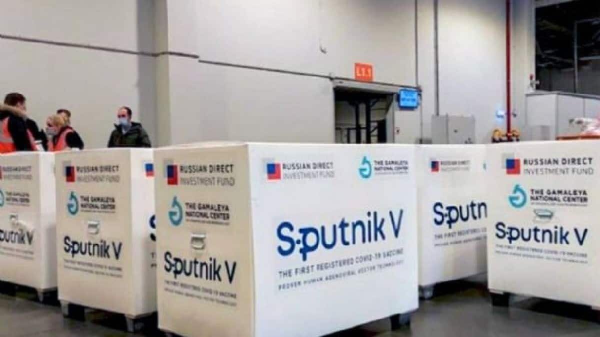 La Sputnik V demostró además ser segura en grupos vulnerables como personas de la tercera edad.