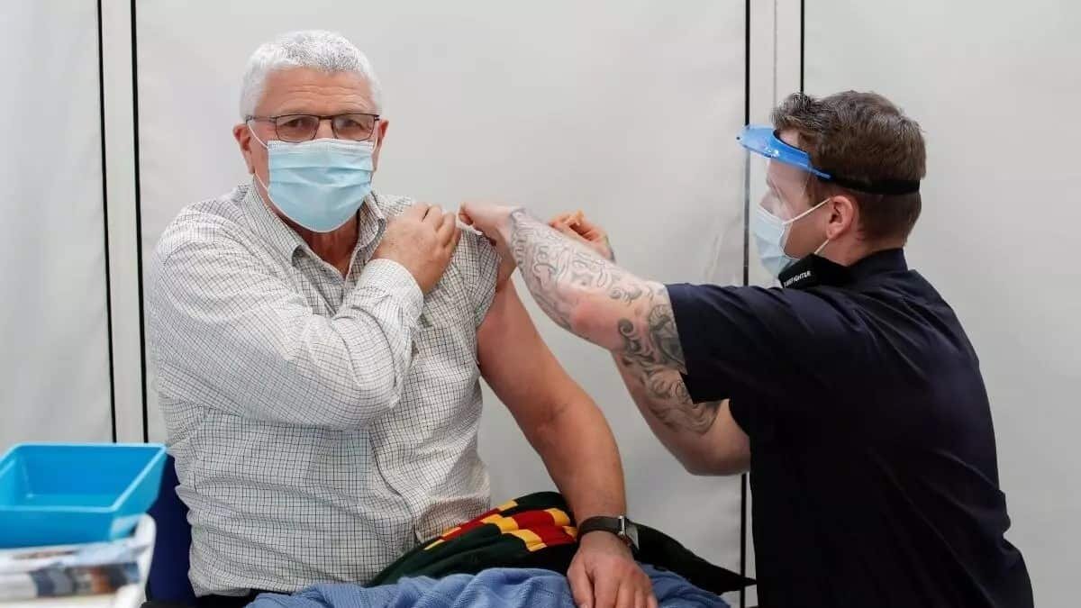 AMLO indicó que este domingo llegarán a México casi un millón de vacunas contra Covid-19 de la farmacéutica AstraZeneca.