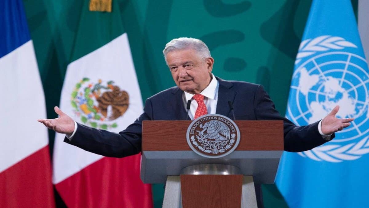 La aprobación de AMLO se mantiene a la baja debido al manejo de la pandemia y la economía, entre otros factores,