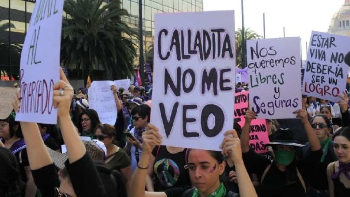 AMLO indicó que las protestas violentas de mujeres comenzaron en su gobierno por culpa de los conservadores que las impulsan.