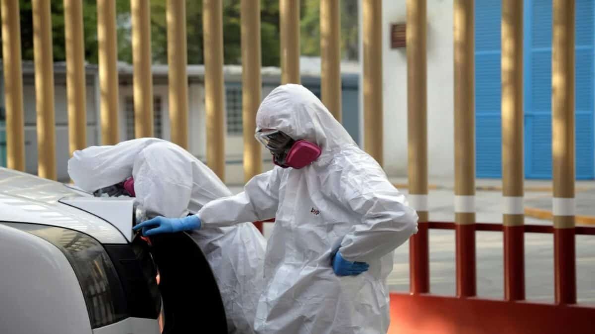 Si bien la Secretaría de Salud informó hasta este jueves 11 de marzo, México reporta 193 mil muertes por Covid-19, el periodista de Forbes, Nathaniel Parish afirmó que la cifra real de fallecimientos por este virus está cerca del medio millón de casos.