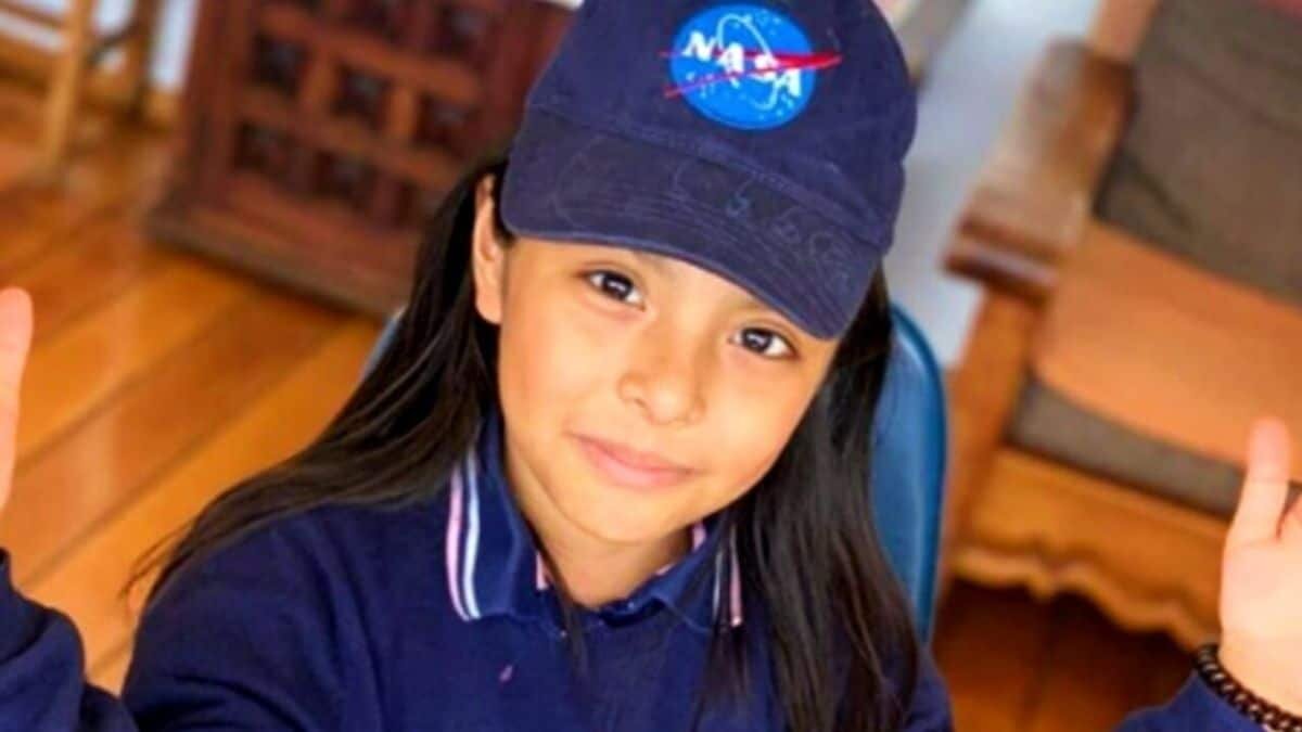 Conoce a Adhara Pérez, la niña cuyo IQ es comparado con el de Einstein y Hawking