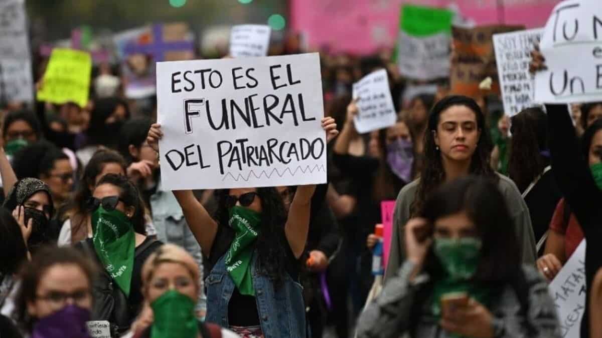 A días de la conmemoración por el, Día Internacional de la Mujer, colectivos feministas comenzaron a hacer la invitación para sumarse al paro nacional de mujeres para el 9 de marzo.
