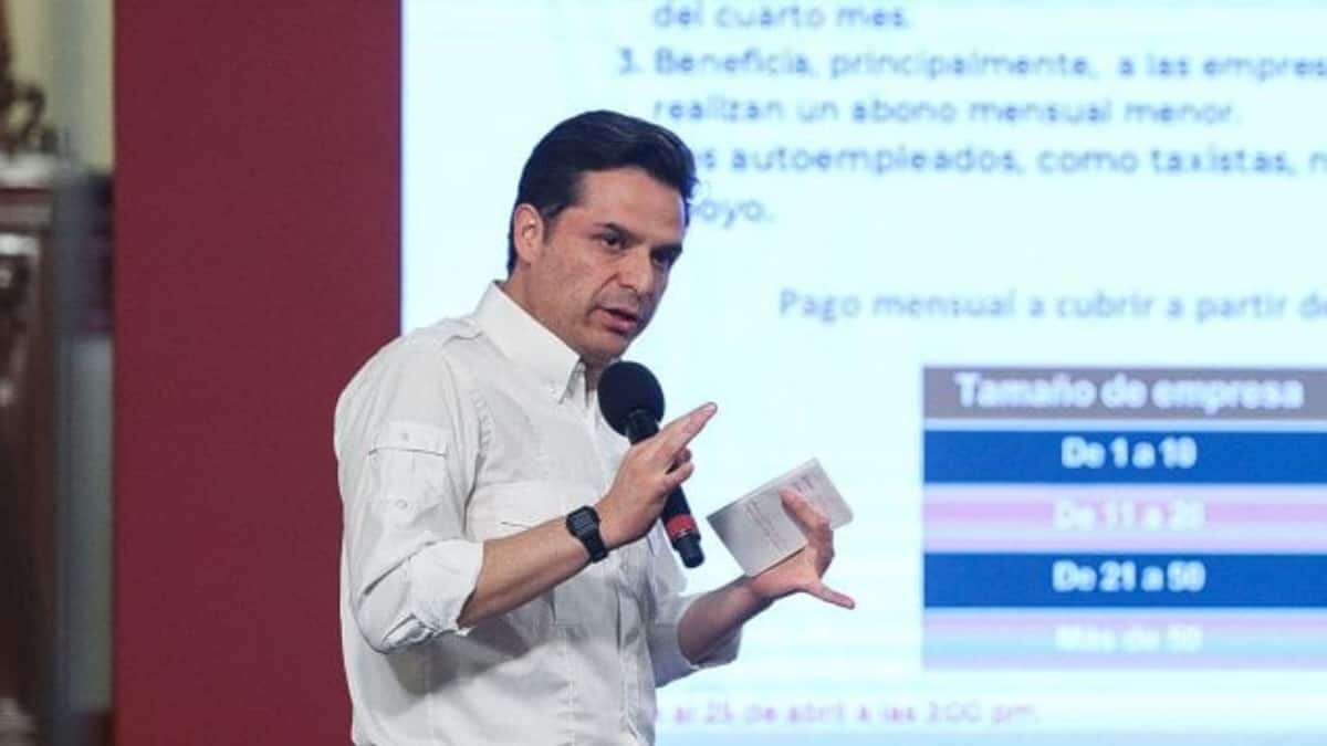 La indígena fue despedida luego de que se difundieron fotos íntimas de la extrabajadora del IMSS.