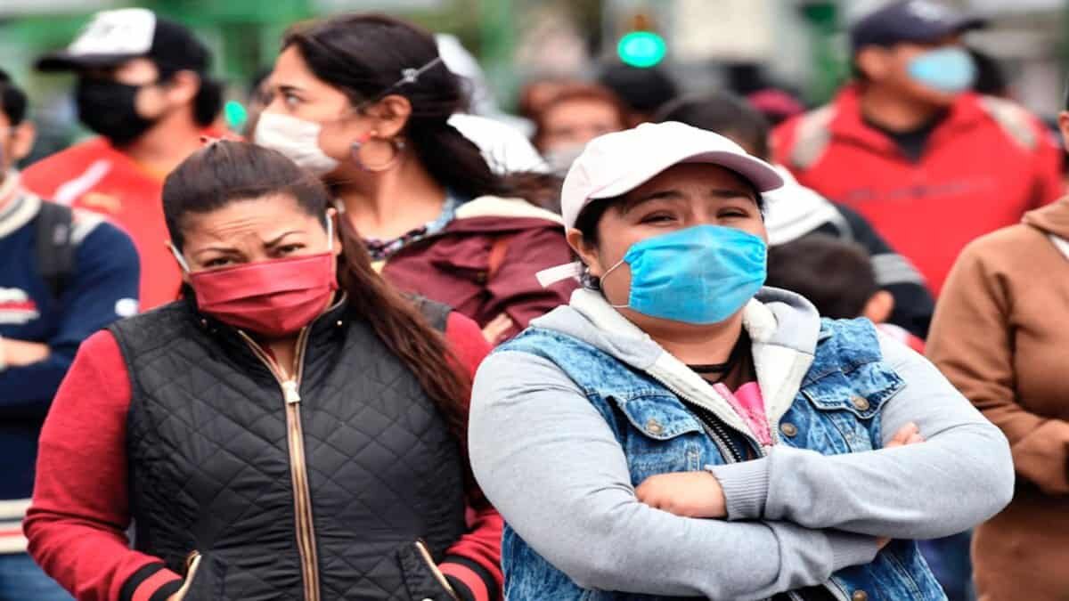 La tercera ola de Covid-19 se acerca a México, por lo que las autoridades han trazado estrategias para detenerla.