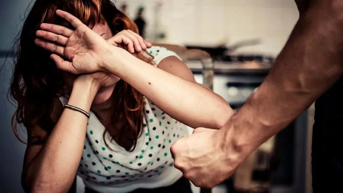 Cuando se habla de violencia familiar o abuso sexual, muchos señalan a las víctimas y cuestionan el por qué no denunciaron a su agresor, pero la respuesta común es: miedo y estrés postraumático.