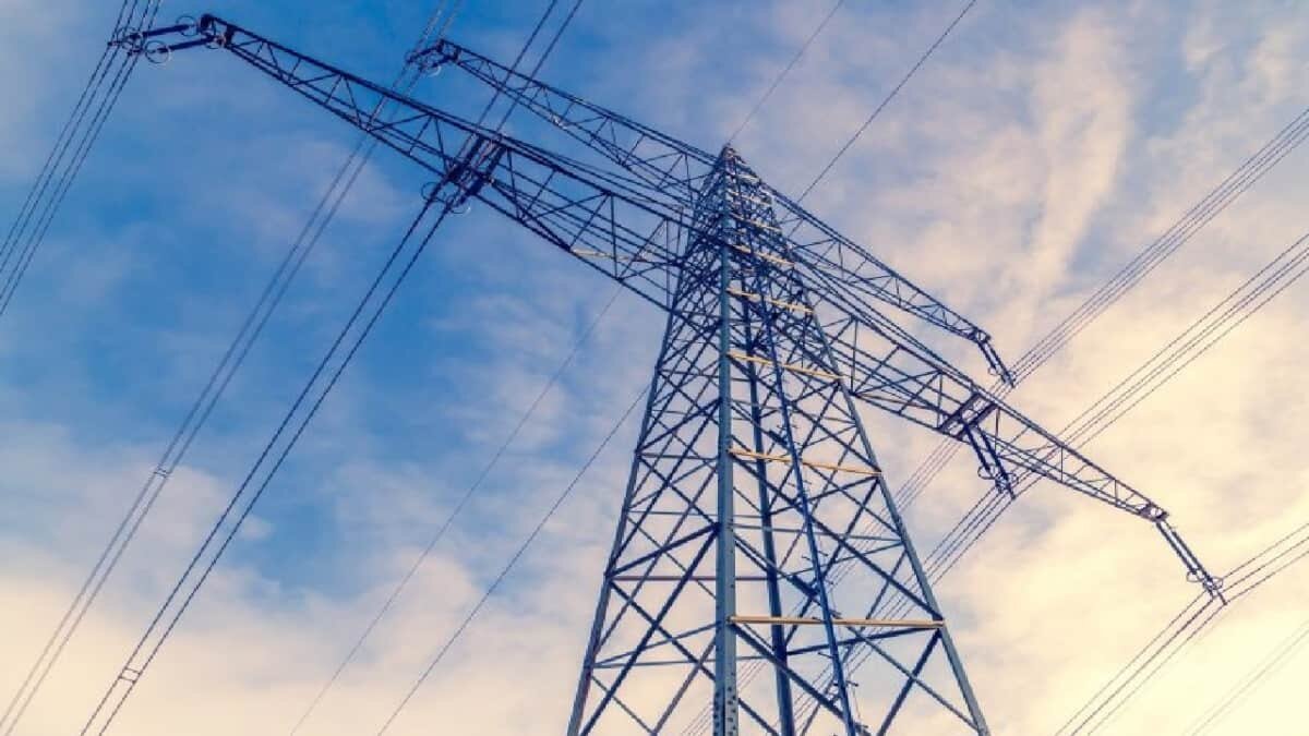 Suspenden entrada de la Reforma a la Ley Eléctrica