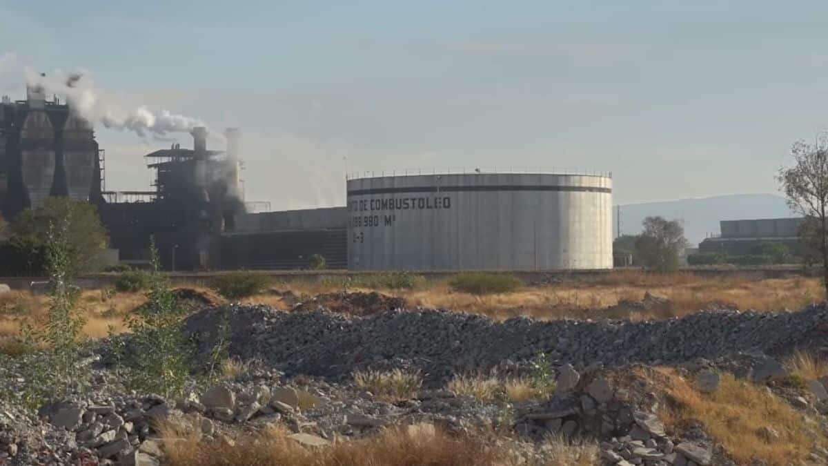 Ricado Anaya Cortés volvió a criticar la contrarreforma eléctrica de la 4T, adelantó que la batalla sigue en los tribunales por este proyecto y pronóstico la quiebra de Pemex.