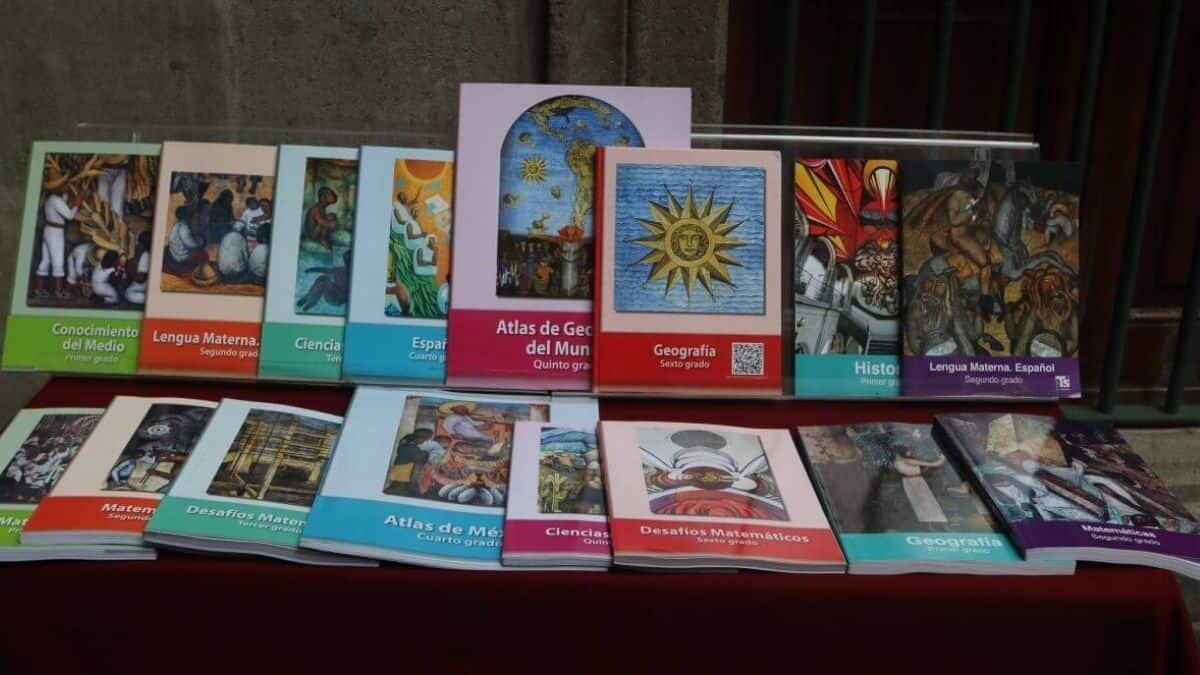 SEP invita a creadores visuales a ilustrar libros de texto, pero ¡sin paga!