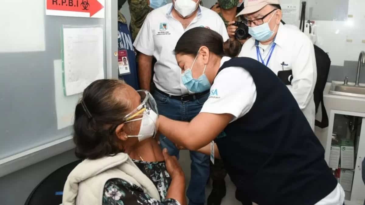 AMLO indicó que los médicos le indicaron que puede esperar un poco más para vacunarse, ya que cuenta con anticuerpos tras padecer Covid-19.
