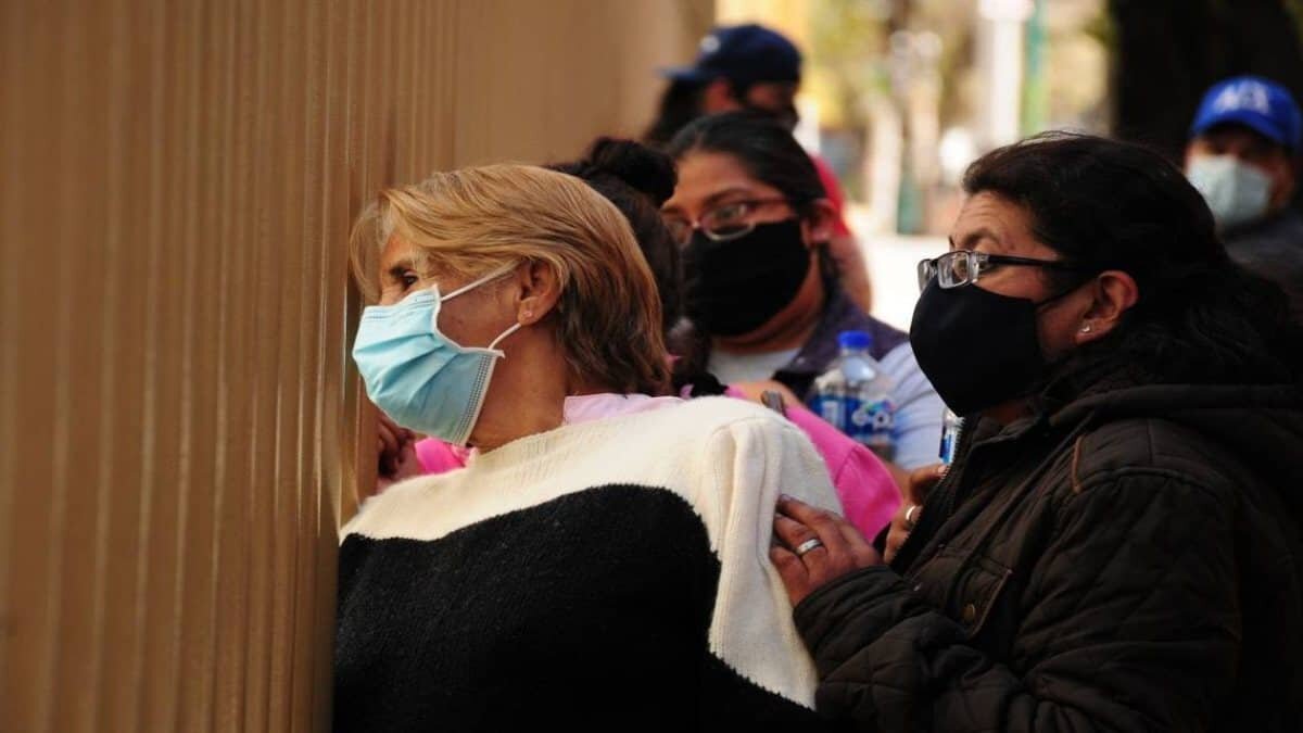 La tercera ola de Covid-19 se acerca a México, por lo que las autoridades han trazado estrategias para detenerla.