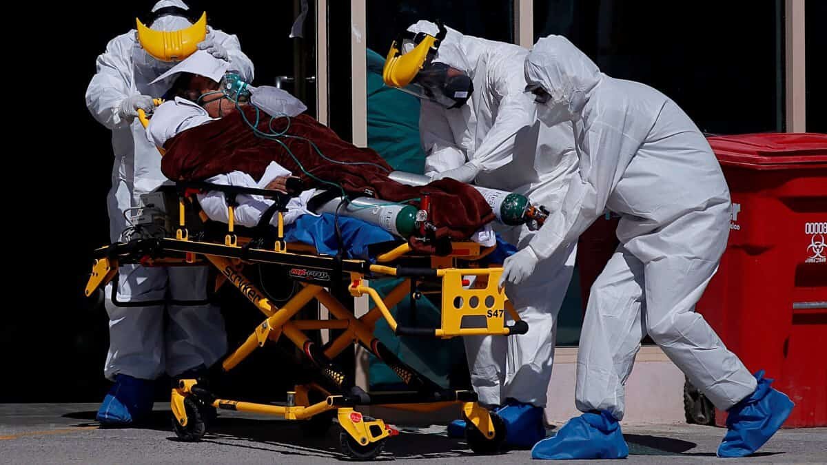 Pese a que las hospitalizaciones por Covid-19 se han mantenido a la baja, la doctora Laurie Ann Ximénez-Fyvie, coordinadora del Laboratorio de Genética Molecular de la UNAM, aseguró que la tercera ola de está cada vez más cerca.